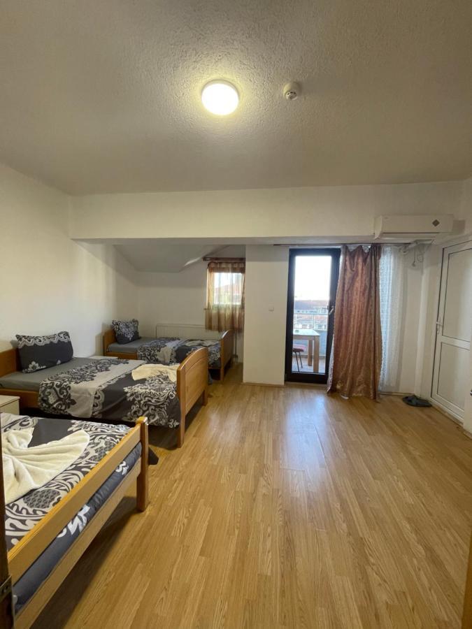 Ela Hostel 普里兹伦 外观 照片